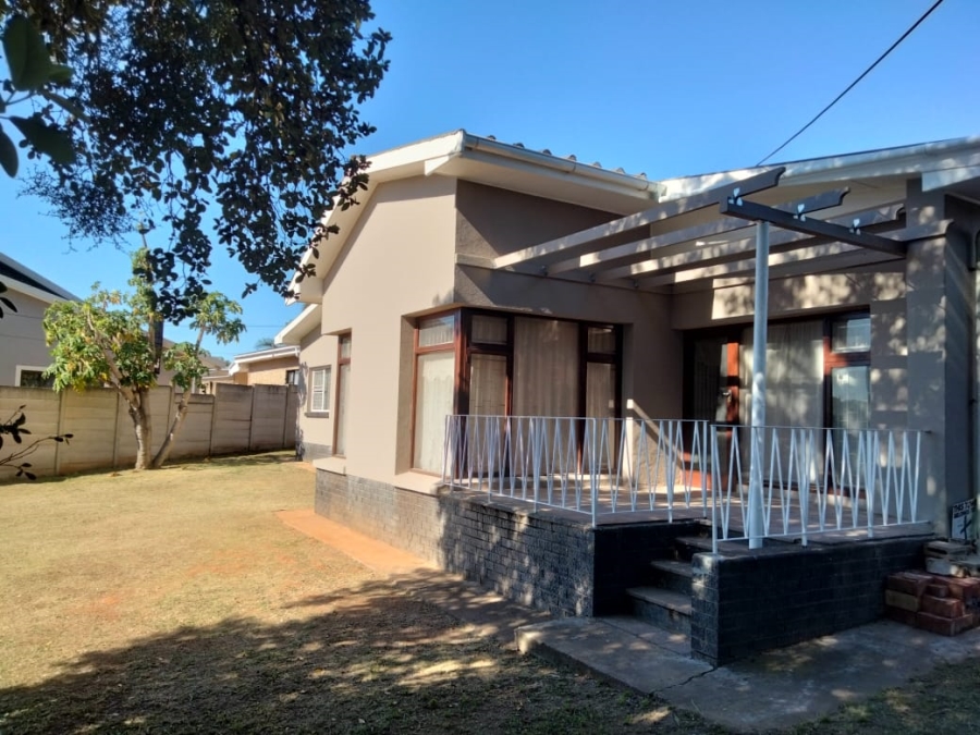 4 Bedroom Property for Sale in Bothasrus Eastern Cape